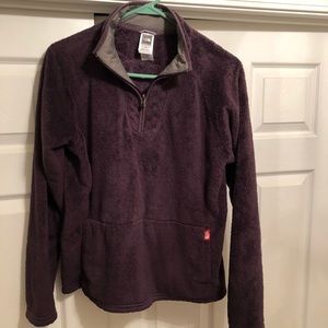 North face pullover, like new.